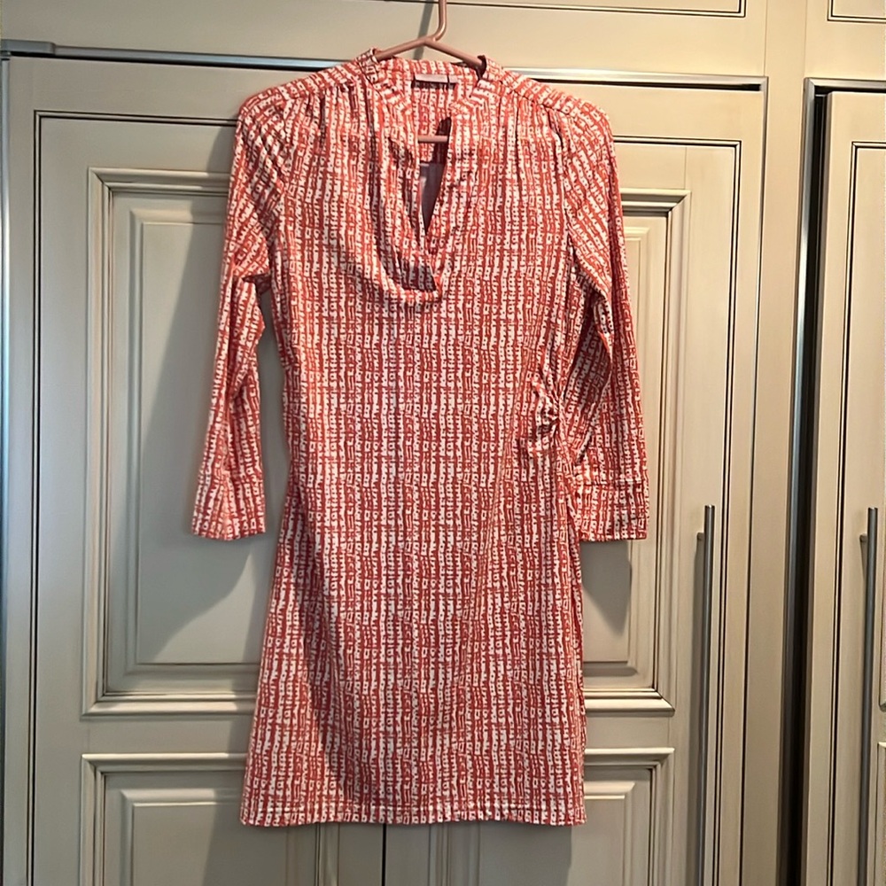 Ellie Kai coral print midi dress with side ruching and 3/4 sleeves - flattering